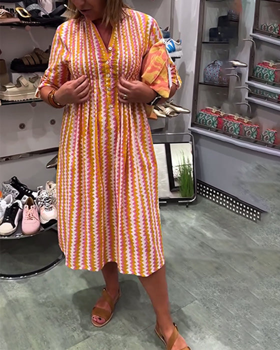 Kleid mit Wellenmuster