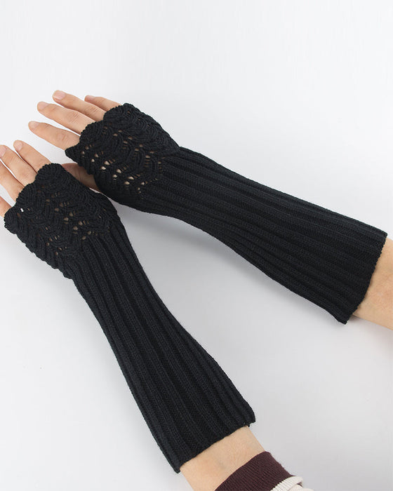 Gestrickte Halbfinger-Handschuhe mit Fischschuppen