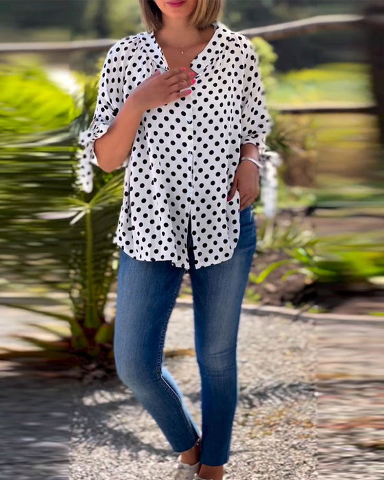 Bluse mit Tupfendruck und halbem Ärmel