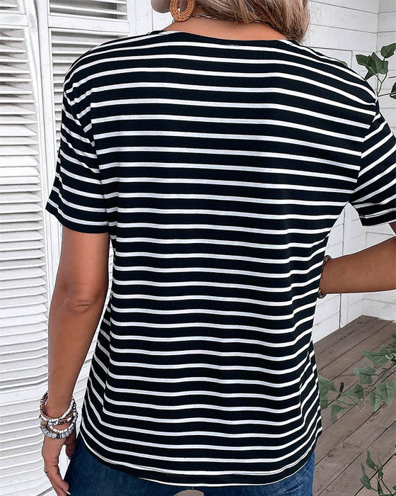 T-Shirt mit kurzen Ärmeln und Streifen