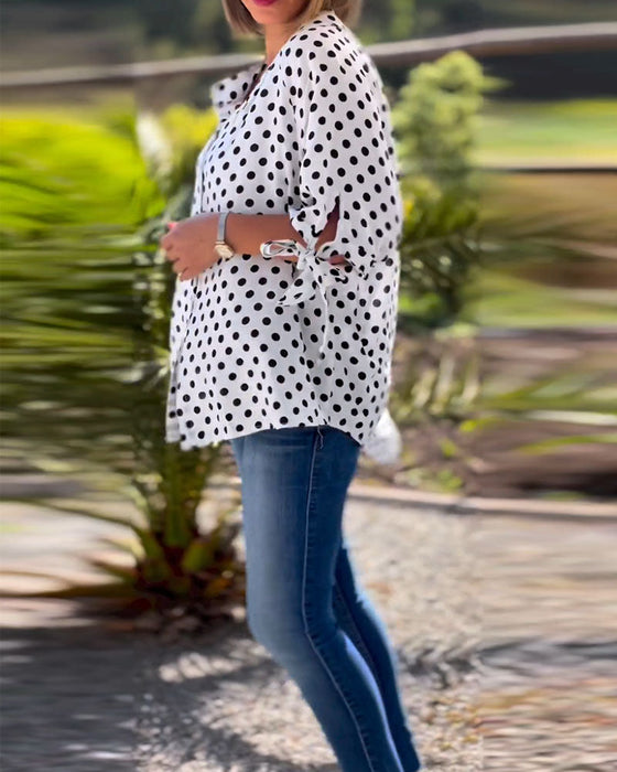 Bluse mit Tupfendruck und halbem Ärmel