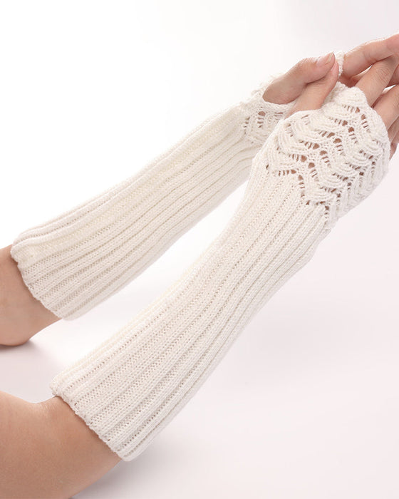 Gestrickte Halbfinger-Handschuhe mit Fischschuppen