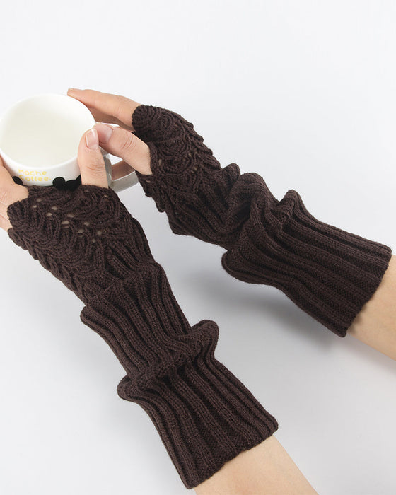 Gestrickte Halbfinger-Handschuhe mit Fischschuppen