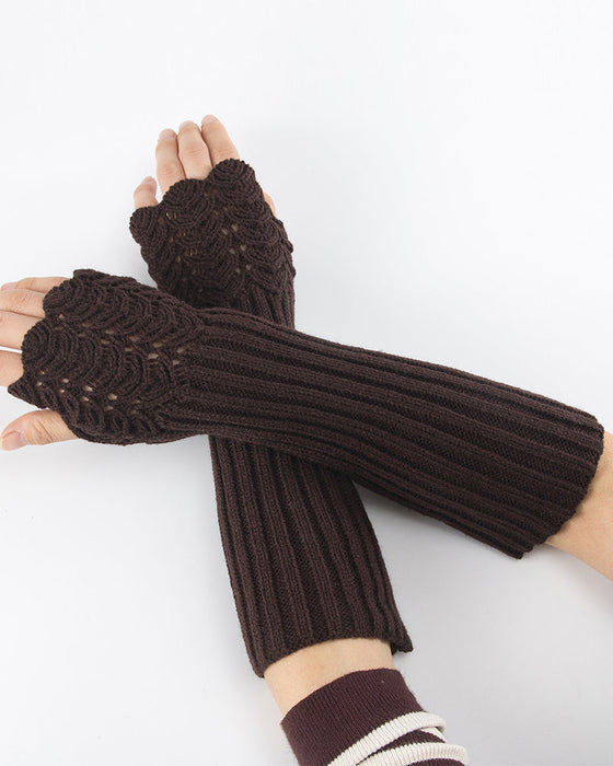 Gestrickte Halbfinger-Handschuhe mit Fischschuppen