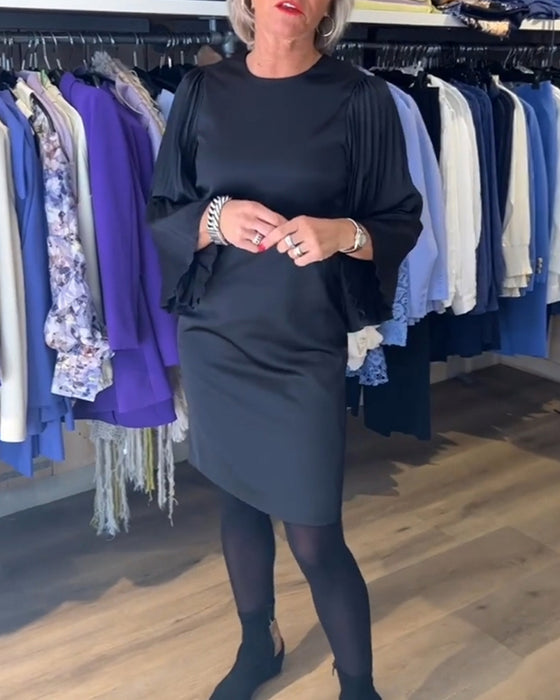 Kleid mit Glockenärmeln und Rundhalsausschnitt