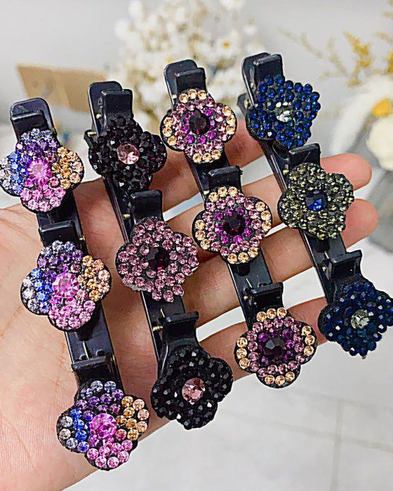 Eine Haarspange mit drei Blumen