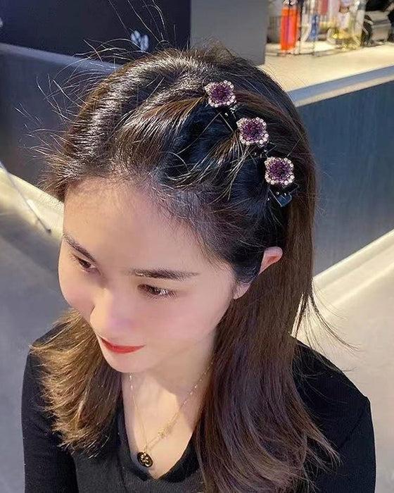Eine Haarspange mit drei Blumen