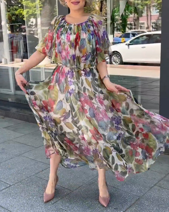 Kleid mit Blumendruck und Rundhalsausschnitt