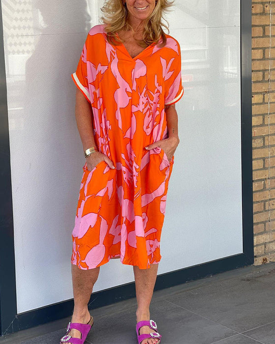 Lässiges, lockeres Kleid mit Aufdruck