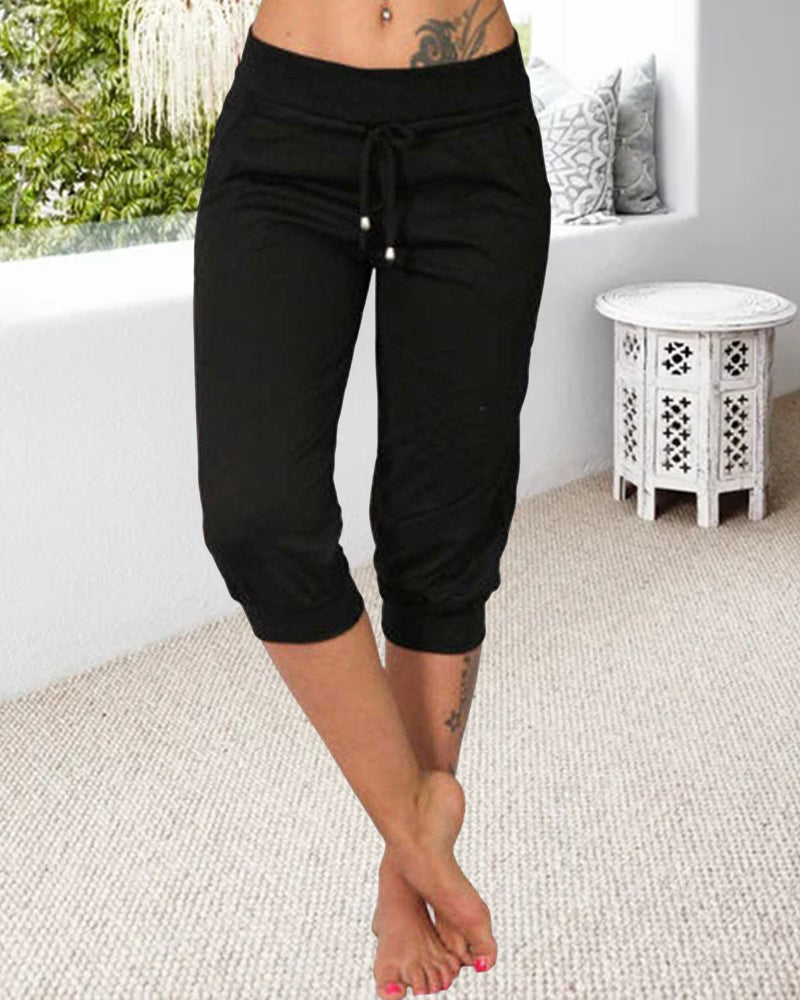 Einfarbige, verkürzte Lounge-Hose mit Taschen