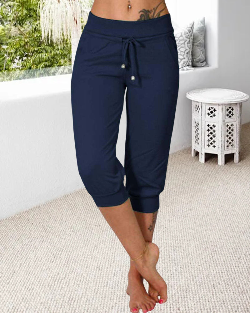 Einfarbige, verkürzte Lounge-Hose mit Taschen