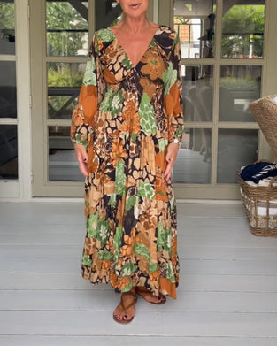 Kleid mit V-Ausschnitt und langen Ärmeln