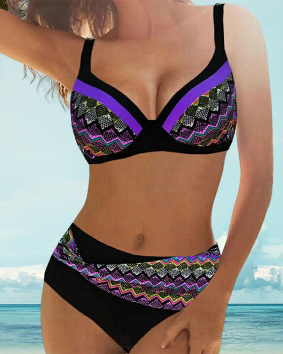 Push-up-Bikinis mit hoher Taille und Streifendruck