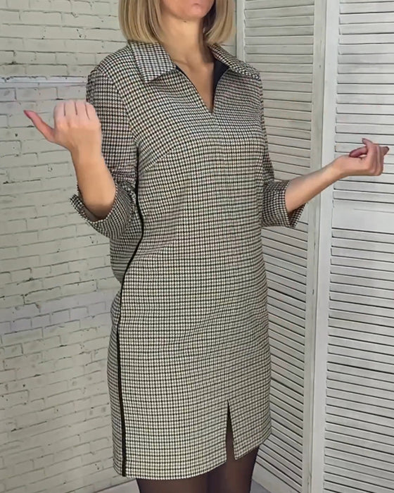 Kleid mit V-Ausschnitt, langen Ärmeln und Schlitzen