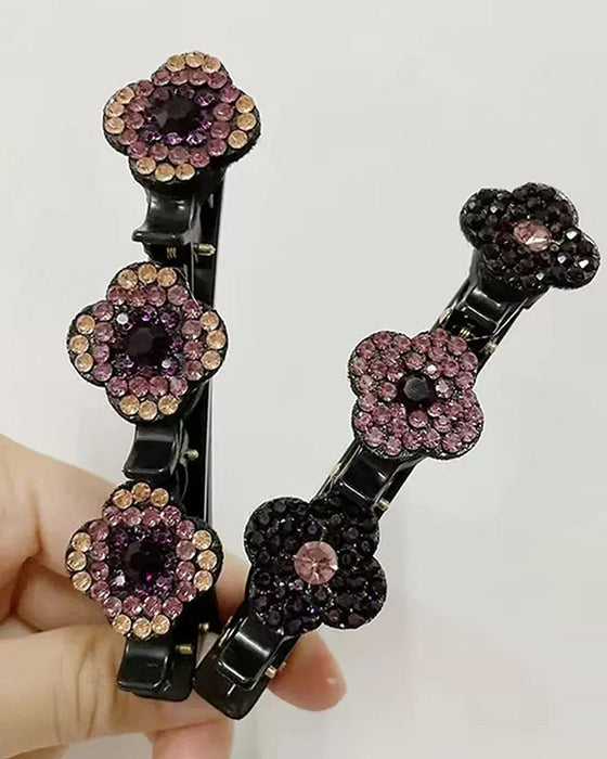 Eine Haarspange mit drei Blumen