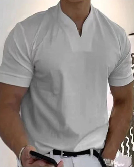 Kurzärmliges sportliches T-Shirt mit V-Ausschnitt