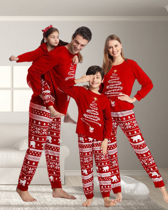 Weihnachts-Familienpyjama mit Weihnachtsbaum-Print