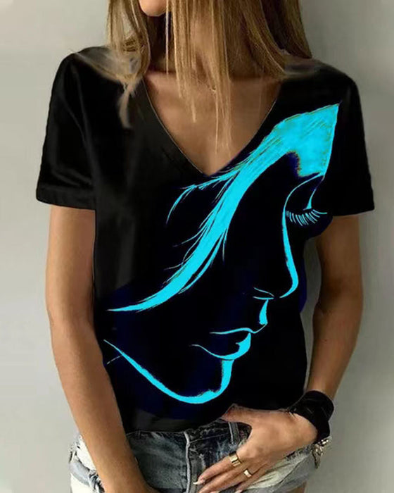 T-Shirt mit V-Ausschnitt und Figurendruck