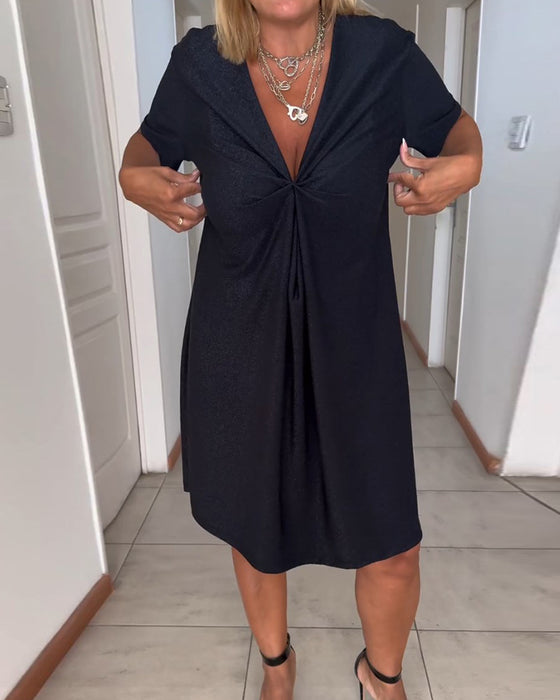 Robe à manches courtes et col en V