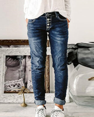 Jeans mit aufgerolltem Saum und geradem Bein