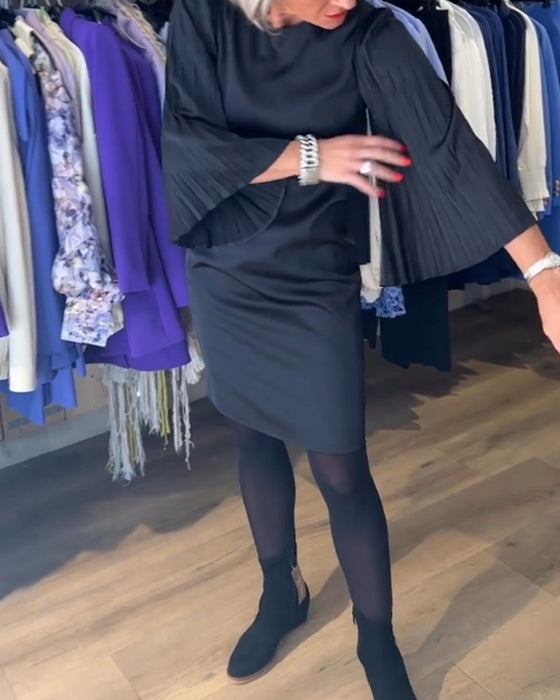Kleid mit Glockenärmeln und Rundhalsausschnitt