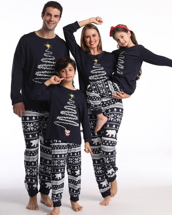 Weihnachts-Familienpyjama mit Weihnachtsbaum-Print