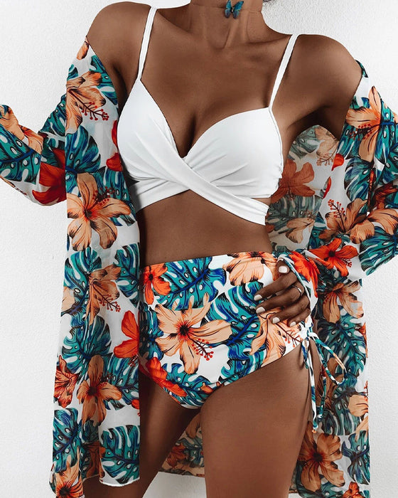 Bikinis und Cover-Ups mit Blumenmuster