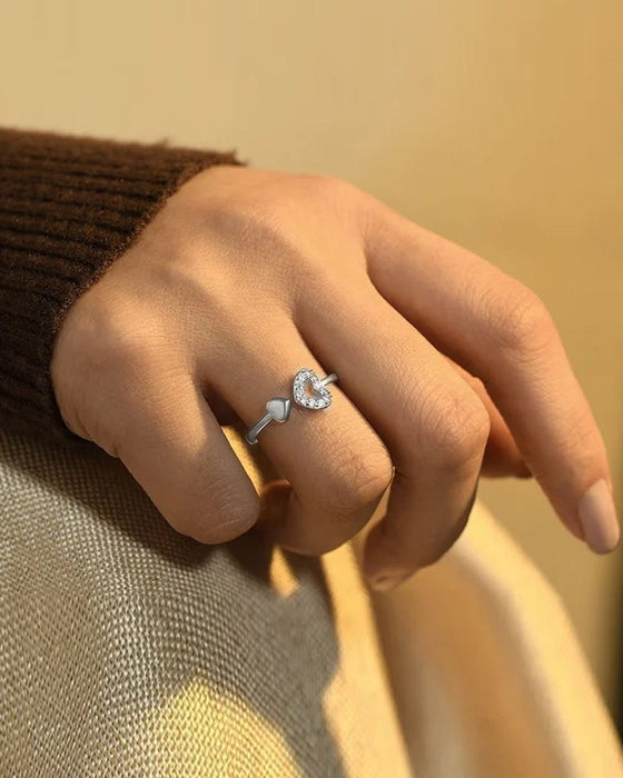 Ring mit doppeltem Herzausschnitt