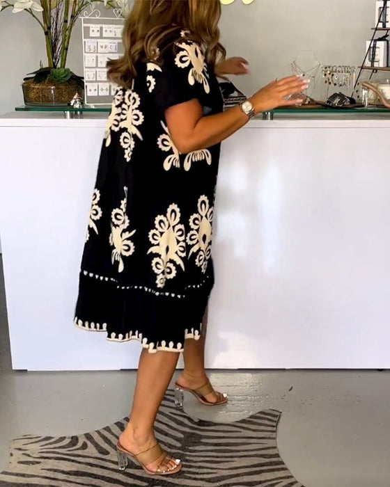 Bedrucktes Kleid mit Rundhalsausschnitt