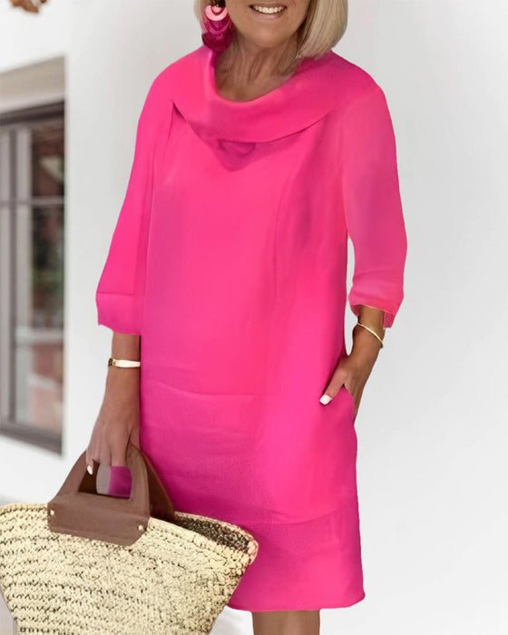 Einfarbiges Kleid mit Rundhalsausschnitt