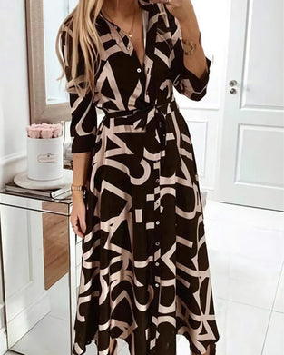 Kleid mit Reißverschluss und Krawatte