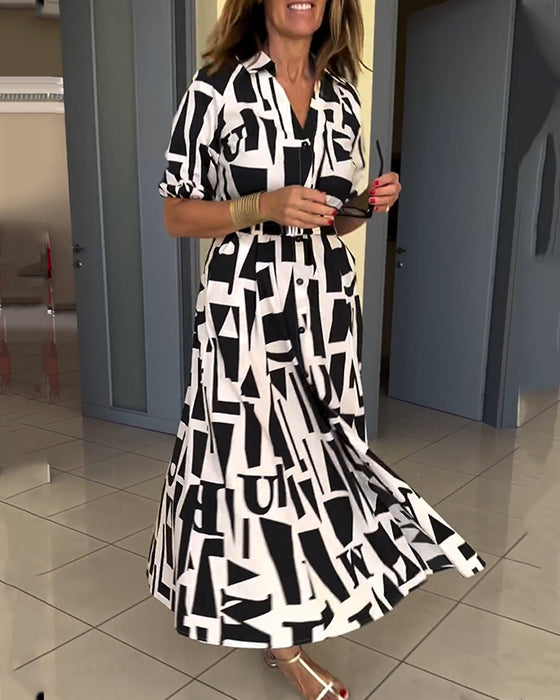 Kleid mit geometrischem Print und lockerer Passform