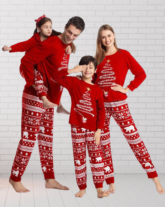 Weihnachts-Familienpyjama mit Weihnachtsbaum-Print
