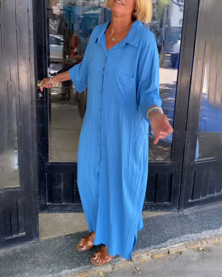 Kleid mit Schlitzen und Revers