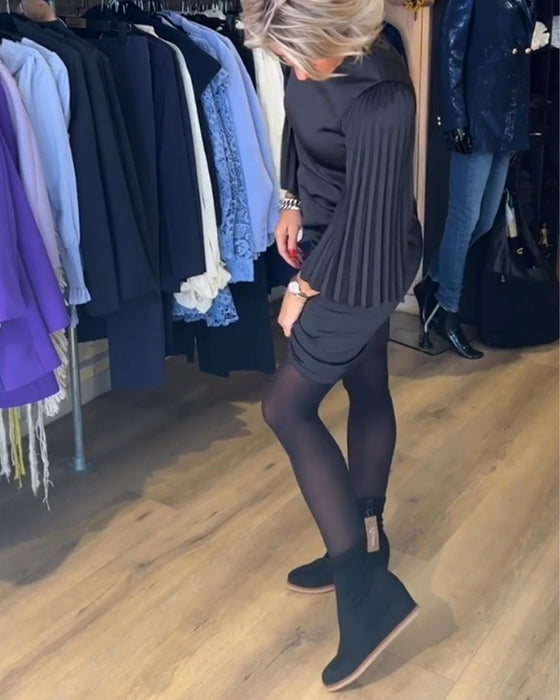 Kleid mit Glockenärmeln und Rundhalsausschnitt