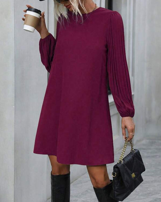 Kleid mit elegantem Stil und einfarbiger Farbe