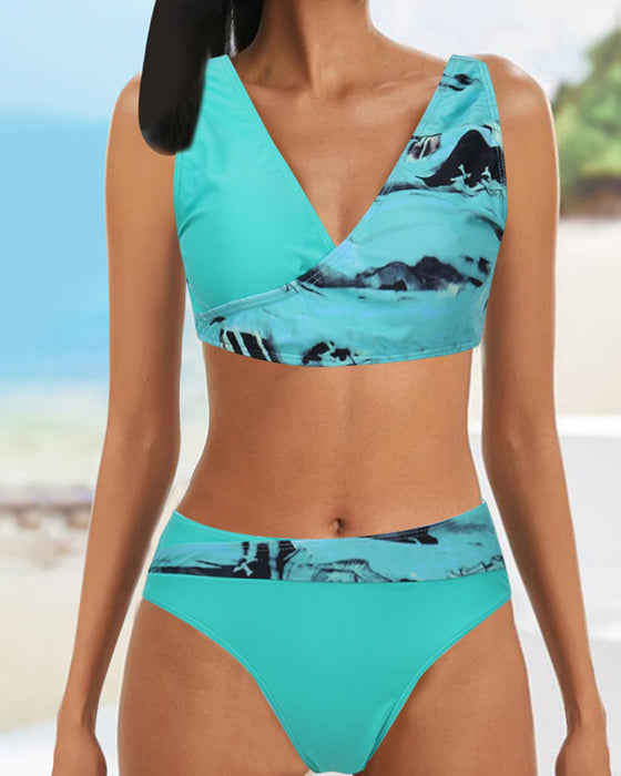 Bunter Bikini mit Wickel-BH