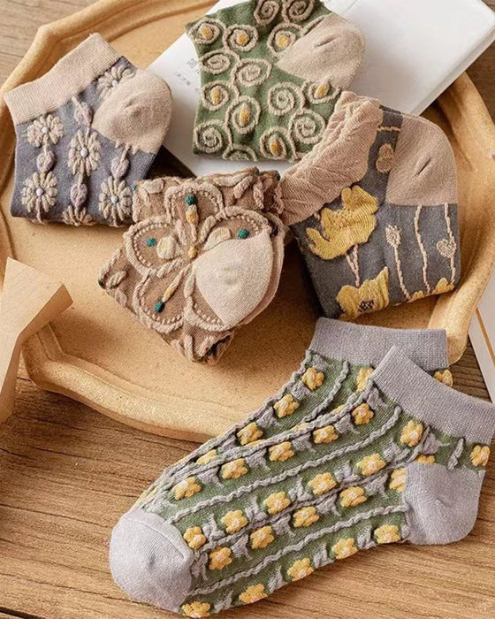 Damensocken aus Baumwolle mit geprägtem Blumenmuster