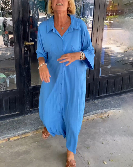 Kleid mit Schlitzen und Revers