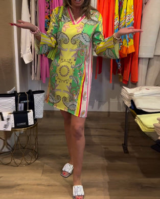 Kleider mit Colour-Blocking und Prints und lockerer Passform