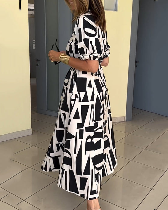 Kleid mit geometrischem Print und lockerer Passform