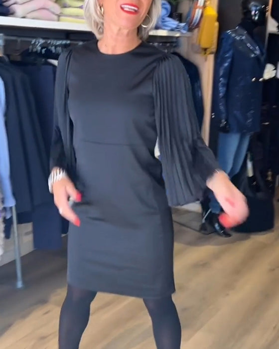 Kleid mit Glockenärmeln und Rundhalsausschnitt