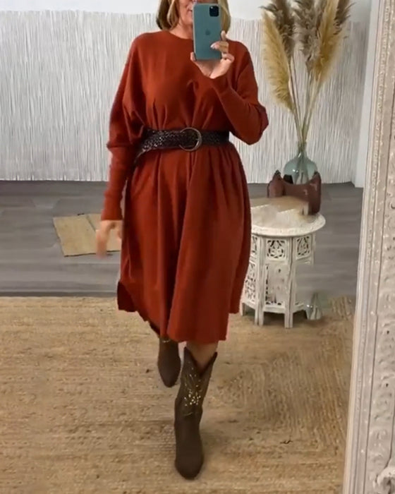 Einfarbiges Pulloverkleid mit Fledermausärmeln